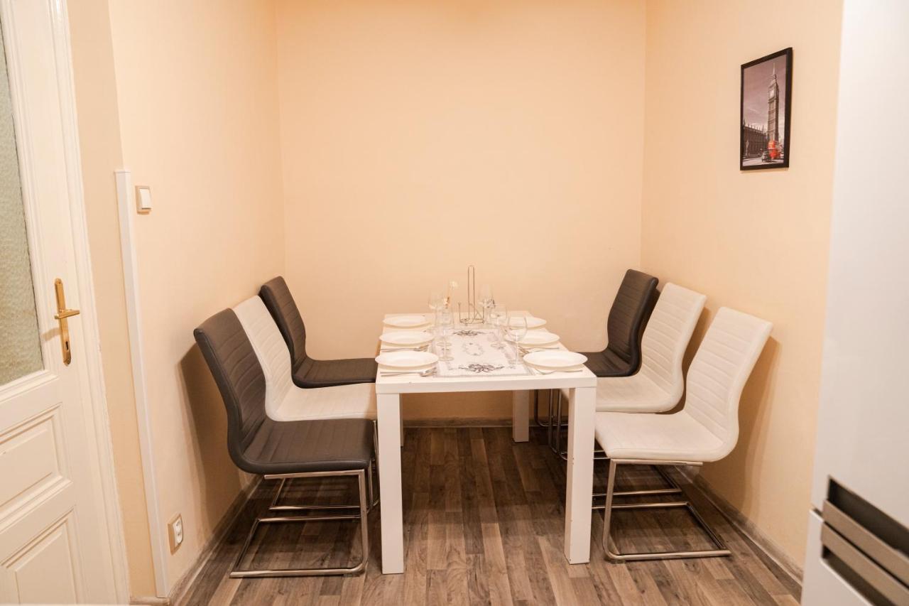 Helen Homestay Vaclavske Namesti Praag Buitenkant foto