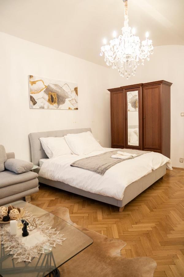 Helen Homestay Vaclavske Namesti Praag Buitenkant foto