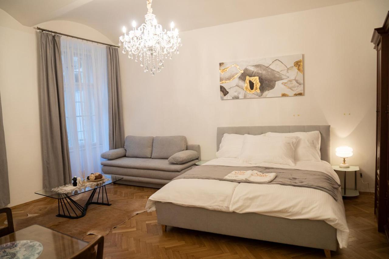 Helen Homestay Vaclavske Namesti Praag Buitenkant foto